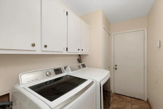 $345,000 | 4644 Laurel Club Circle, West Bloomfield, MI 48323