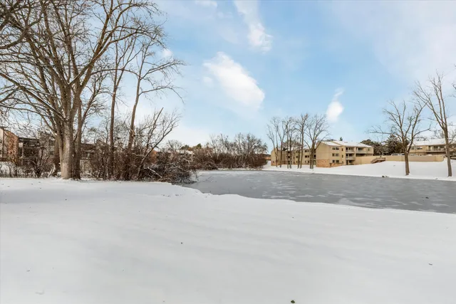 $345,000 | 4644 Laurel Club Circle, West Bloomfield, MI 48323