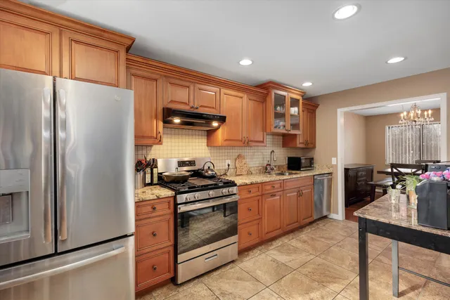 $345,000 | 4644 Laurel Club Circle, West Bloomfield, MI 48323