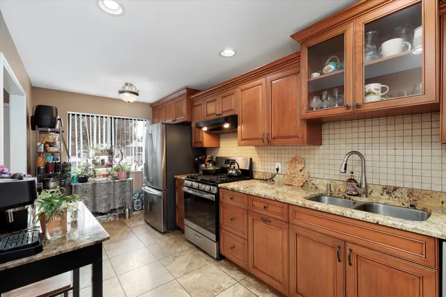 $345,000 | 4644 Laurel Club Circle, West Bloomfield, MI 48323