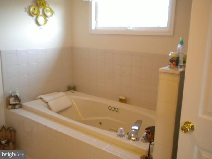 150 Mercer Street Hamilton, NJ 08690 - Photo 12 of 17 Bathroom