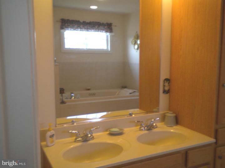 150 Mercer Street Hamilton, NJ 08690 - Photo 14 of 17 Bathroom