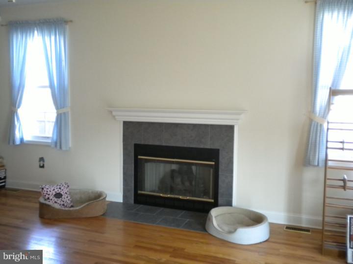 150 Mercer Street Hamilton, NJ 08690 - Photo 8 of 17 Great Room