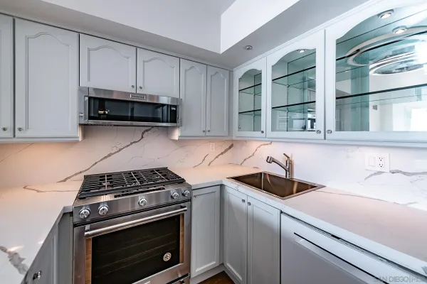 $4,750 | 500 West Harbor Drive, Unit 720, San Diego, CA 92101