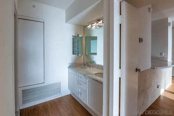 $4,750 | 500 West Harbor Drive, Unit 720, San Diego, CA 92101