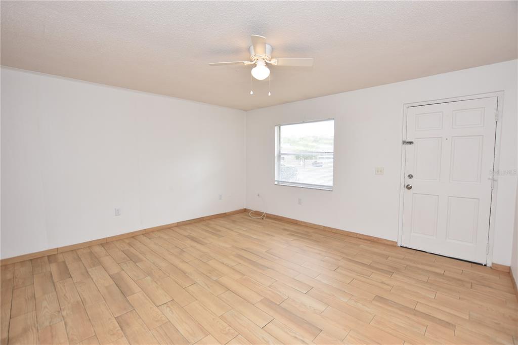 613 Robin Road, Unit 5 Lakeland, FL 33803 - Photo 3 of 18