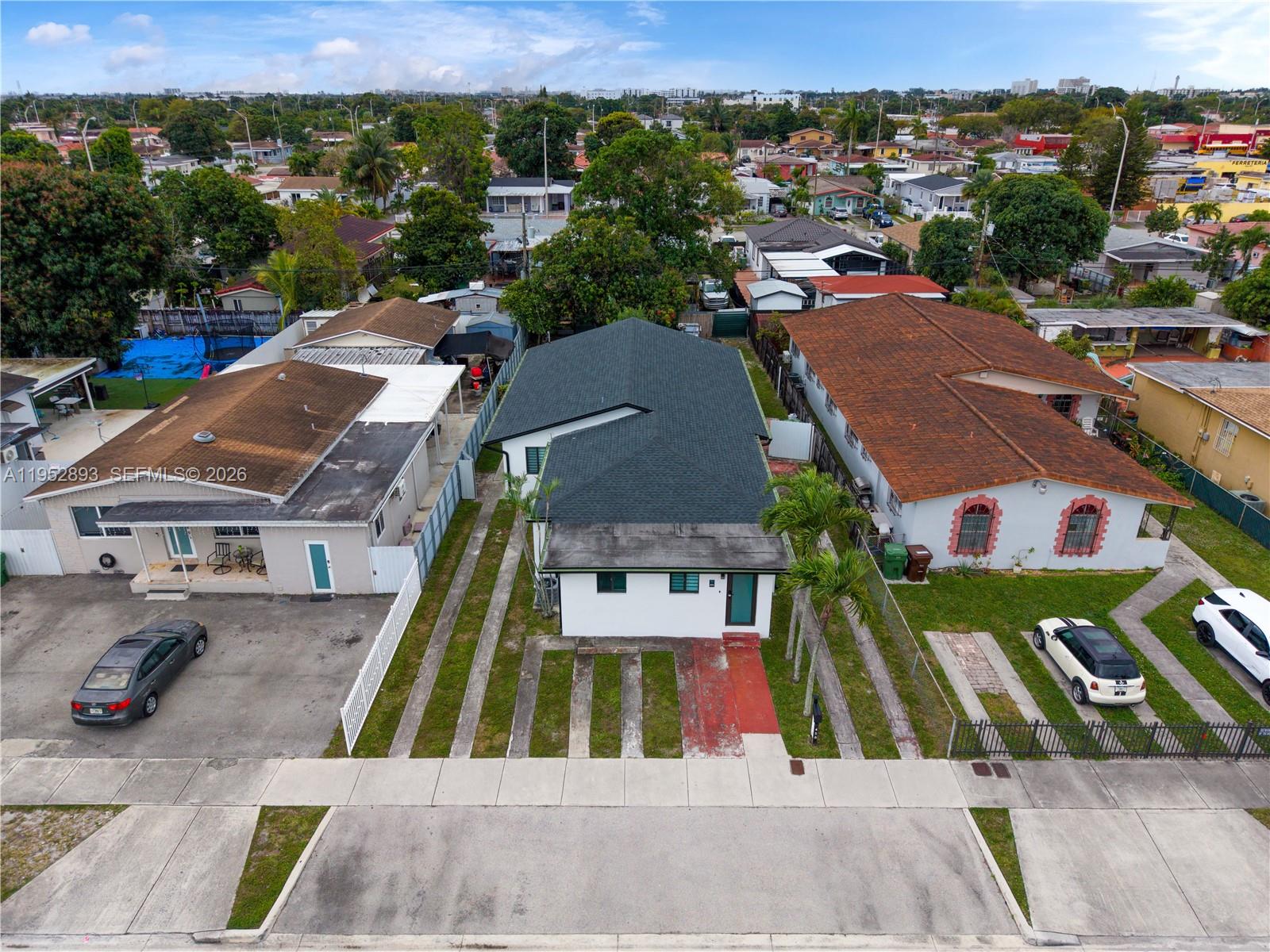 458 East 20th Street Hialeah, FL 33013 - Photo 2 of 54 Photo 2