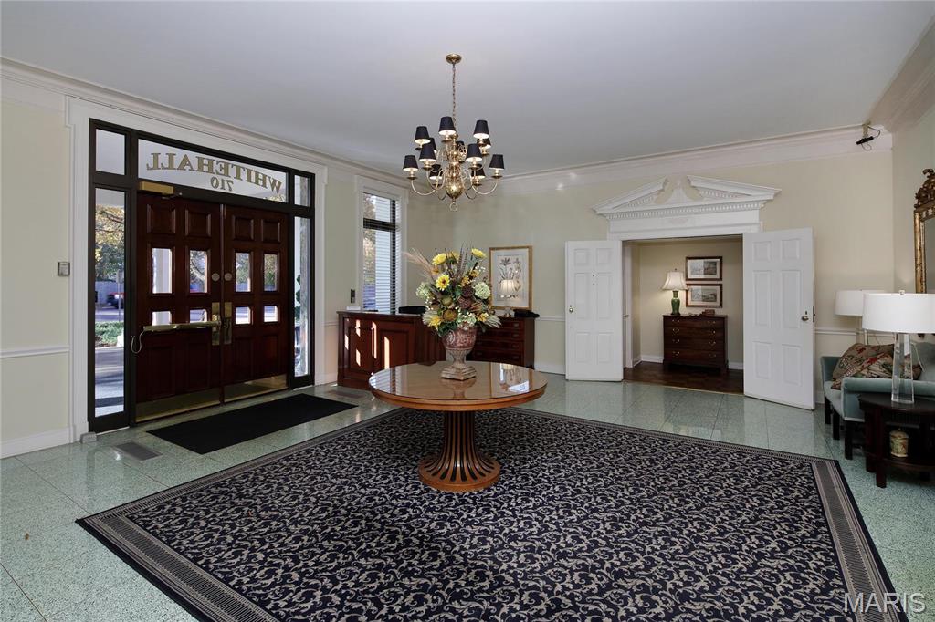 710 South Hanley Road, Unit 18A Clayton, MO 63105 - Photo 2 of 23 Gallery Image 2