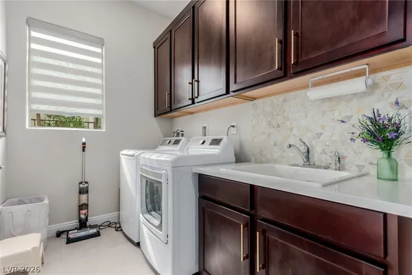 $1,295,000 | 100 Water Cliff Lane, Henderson, NV 89011