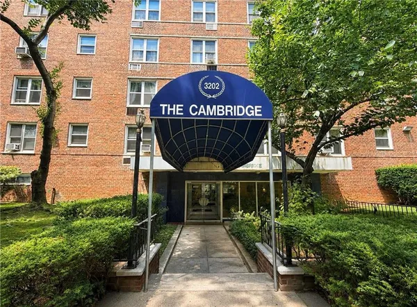$275,000 | 3202 Nostrand Avenue, Unit 4G | Madison