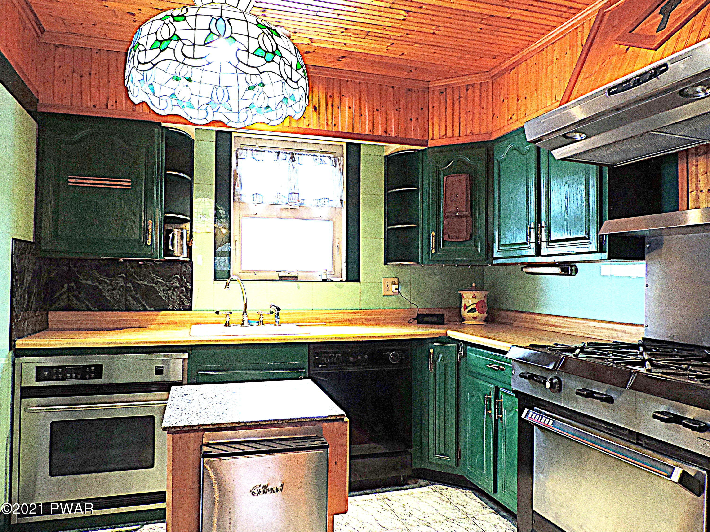 357 Ridge Street Honesdale, PA 18431 - Photo 10 of 29 357 Ridge Street