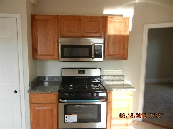 389 Riverside Street Lowell, MA 01854 - Photo 3 of 30 Gallery Image 3