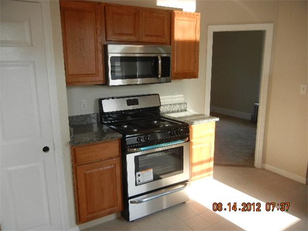 389 Riverside Street Lowell, MA 01854 - Photo 4 of 30 Gallery Image 4