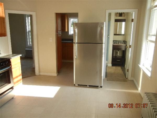 389 Riverside Street Lowell, MA 01854 - Photo 5 of 30 Gallery Image 5