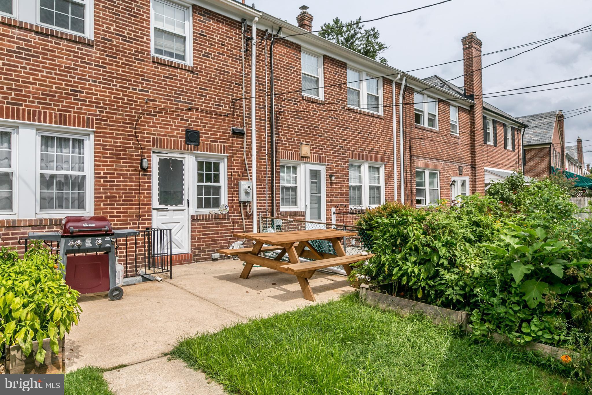 215 Dumbarton Road Baltimore, MD 21212 - Photo 29 of 30 a view of a house with patio