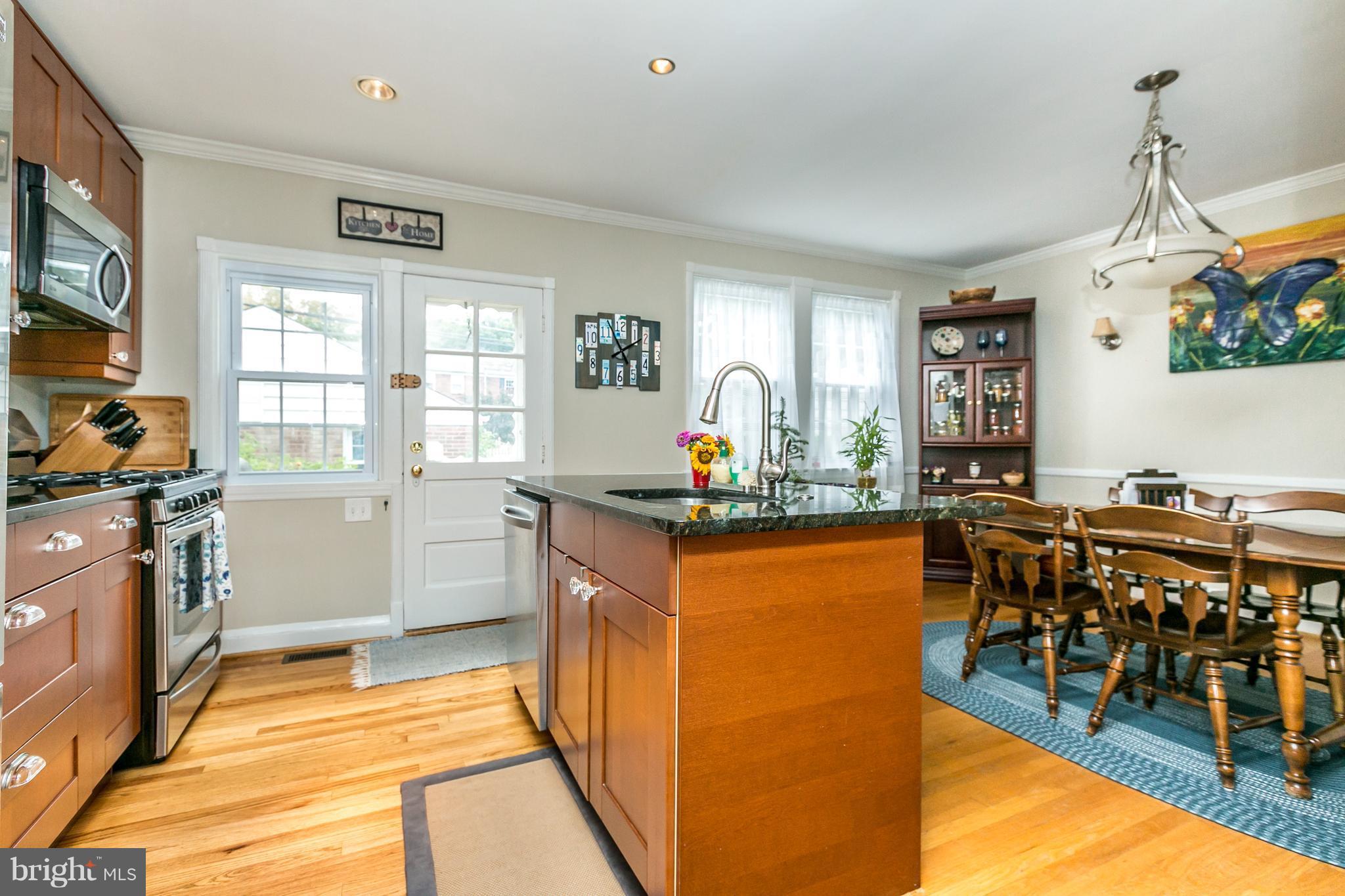 215 Dumbarton Road Baltimore, MD 21212 - Photo 9 of 30 a kitchen with lots of counter top space