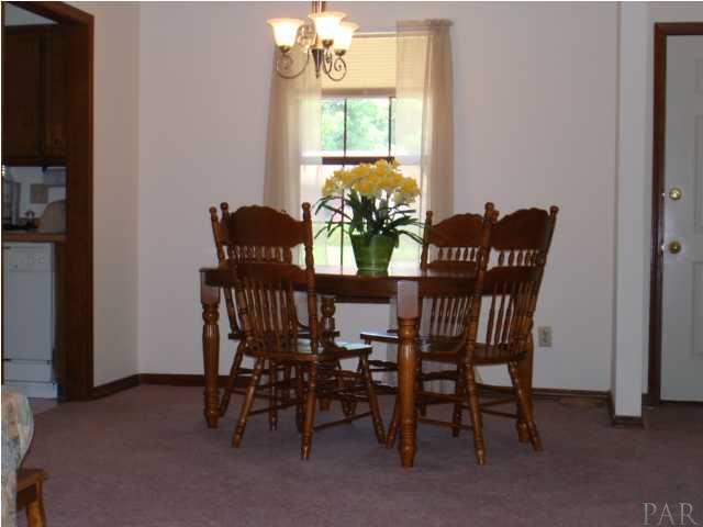 6601 Bellview Pines Road Pensacola, FL 32526 - Photo 2 of 15 Dining area is expandable. Fresh paint & new carpet.