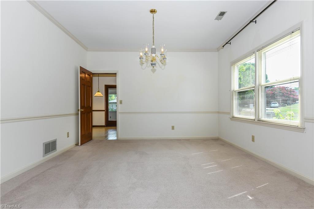 3718 Sawgrass Road Greensboro, NC 27410 - Photo 6 of 33