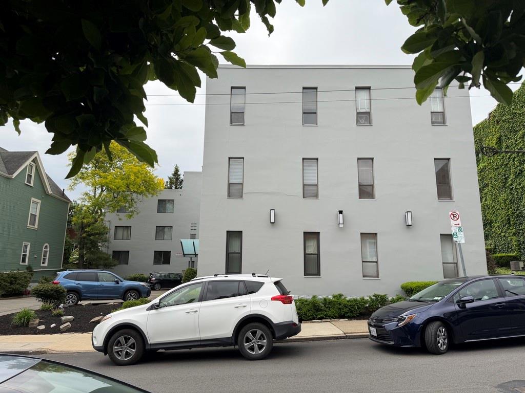 5708 Walnut Street, Unit G1 Pittsburgh, PA 15232 - Photo 2 of 19 Ground floor apartment for easy access coming and going