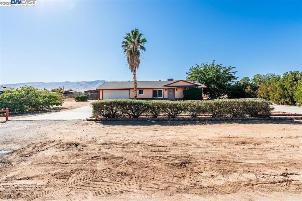21019 Rambling Road Apple Valley, CA 92308 - Photo 15 of 19