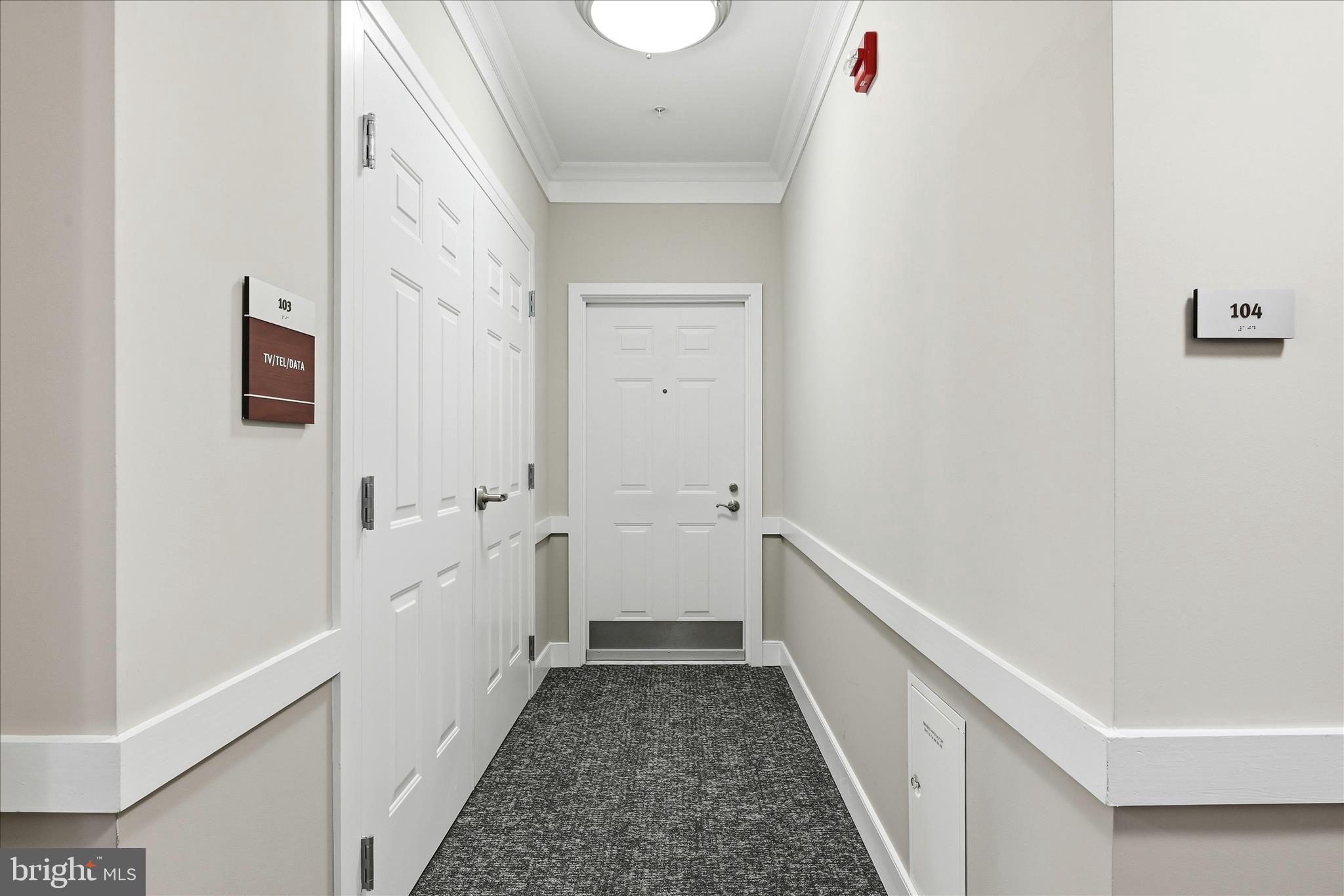 20655 Hope Spring Terrace, Unit 104 Ashburn, VA 20147 - Photo 18 of 40 Hallway