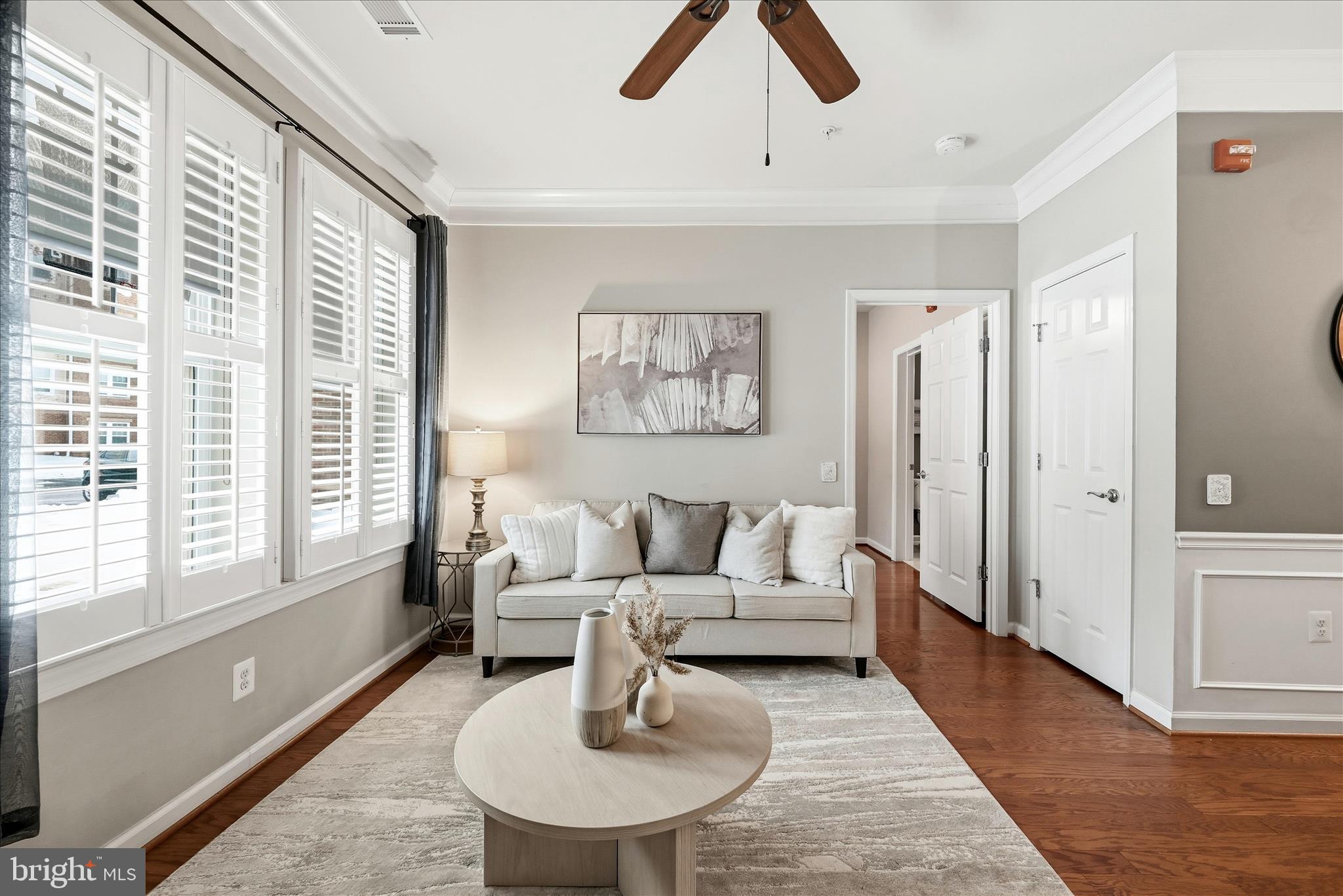 20655 Hope Spring Terrace, Unit 104 Ashburn, VA 20147 - Photo 4 of 40 Living Room