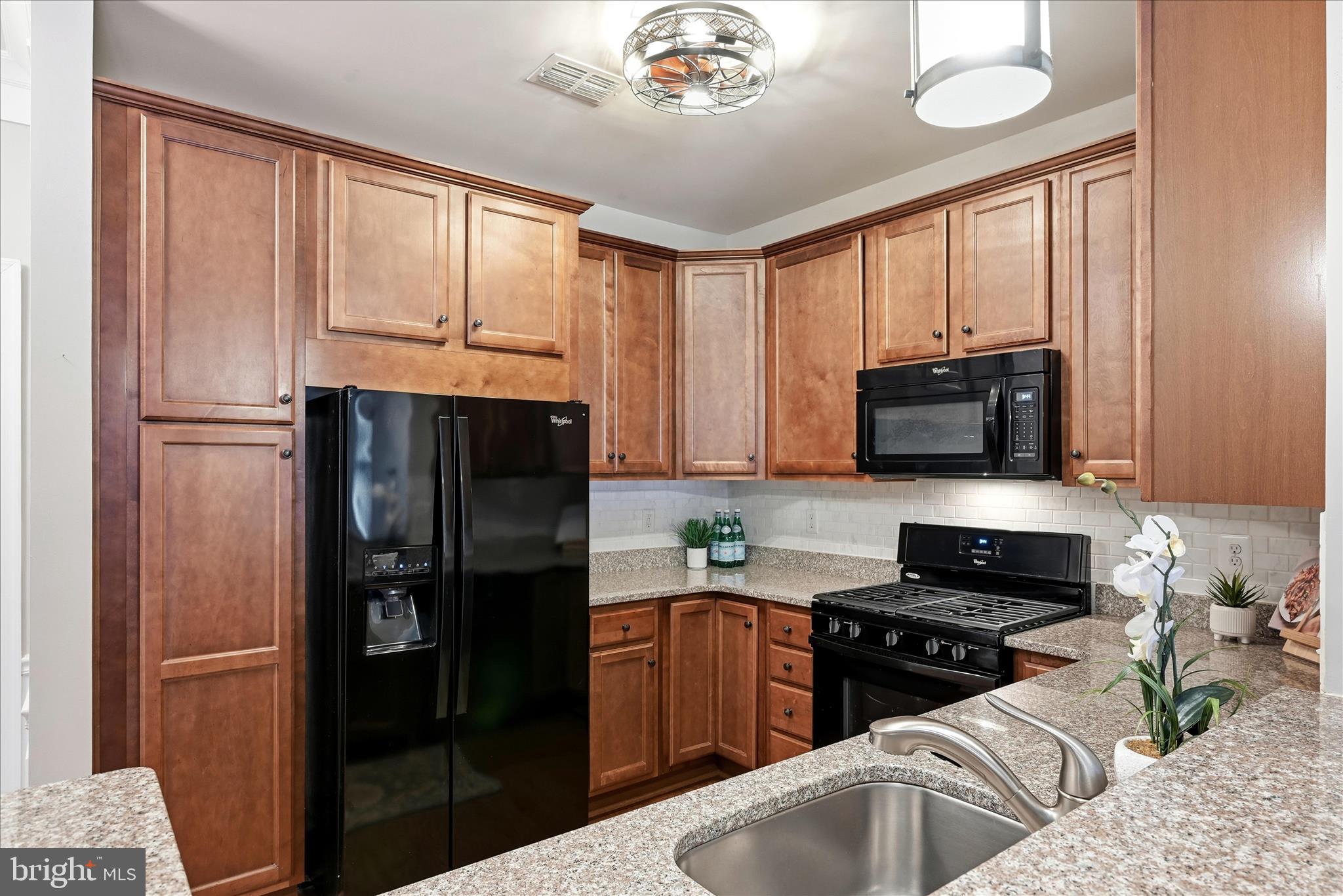 20655 Hope Spring Terrace, Unit 104 Ashburn, VA 20147 - Photo 7 of 40 Kitchen