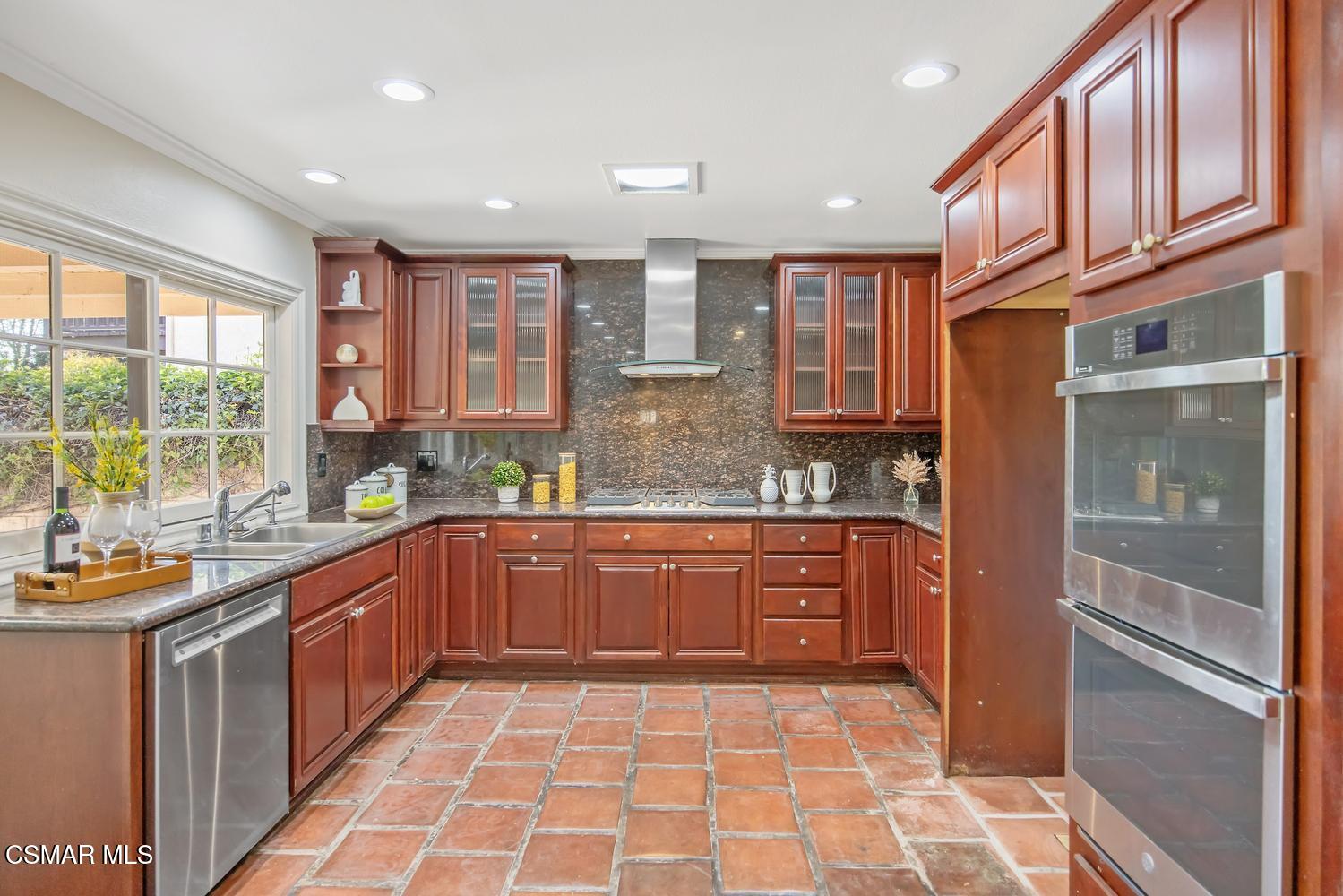 1832 Fallview Road Westlake Village, CA 91361 - Photo 16 of 41 kitchen
