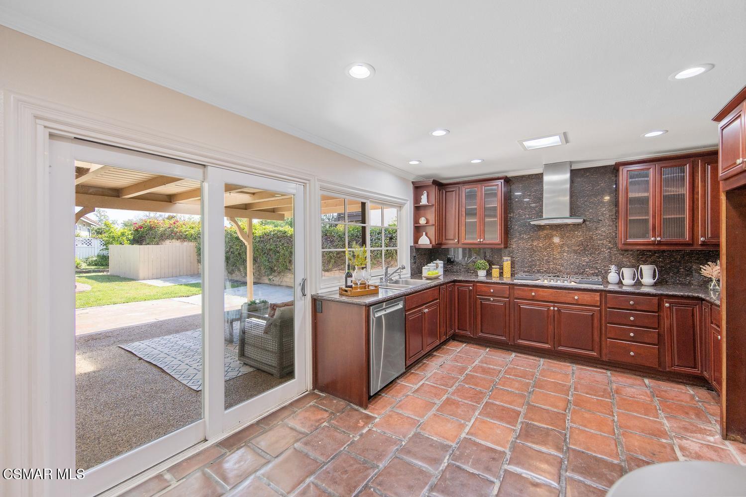 1832 Fallview Road Westlake Village, CA 91361 - Photo 19 of 41 kitchen