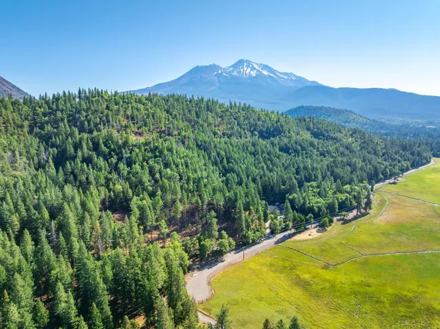$805,000 | 1901 Wyehka Way, Mount Shasta, CA 96067