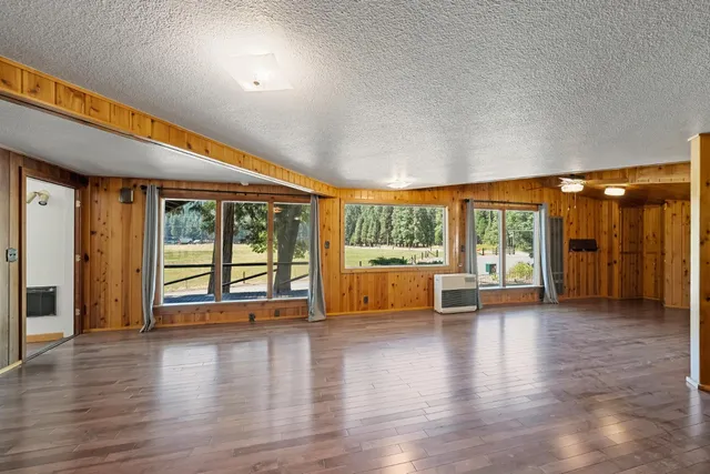 $805,000 | 1901 Wyehka Way, Mount Shasta, CA 96067