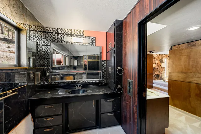 $805,000 | 1901 Wyehka Way, Mount Shasta, CA 96067