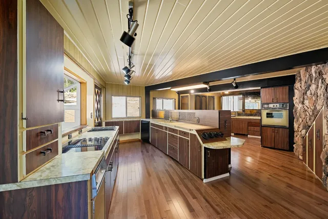 $805,000 | 1901 Wyehka Way, Mount Shasta, CA 96067