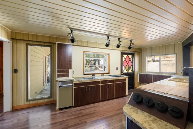 $805,000 | 1901 Wyehka Way, Mount Shasta, CA 96067