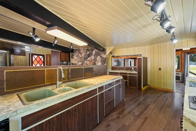 $805,000 | 1901 Wyehka Way, Mount Shasta, CA 96067