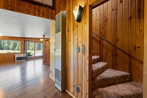 $805,000 | 1901 Wyehka Way, Mount Shasta, CA 96067