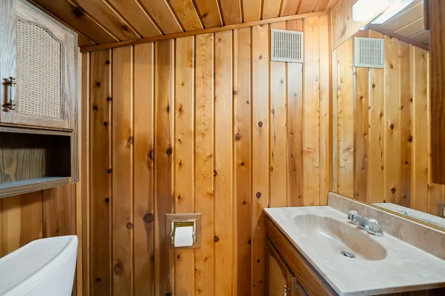 $805,000 | 1901 Wyehka Way, Mount Shasta, CA 96067