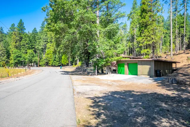 $805,000 | 1901 Wyehka Way, Mount Shasta, CA 96067