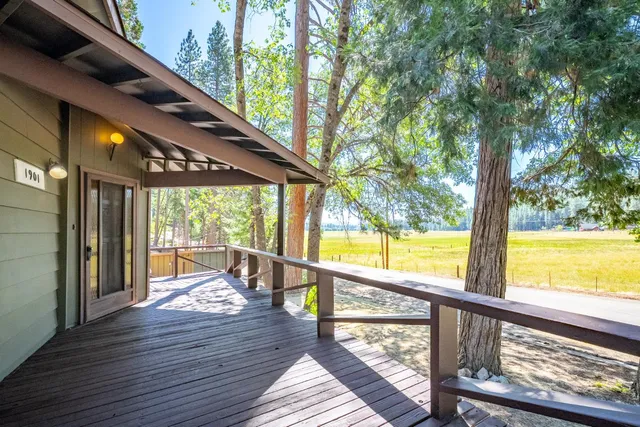 $805,000 | 1901 Wyehka Way, Mount Shasta, CA 96067