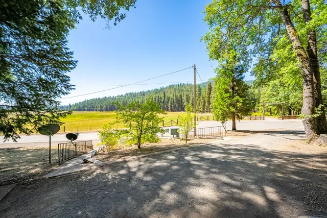 $805,000 | 1901 Wyehka Way, Mount Shasta, CA 96067