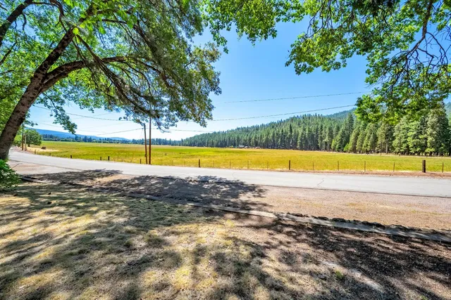 $805,000 | 1901 Wyehka Way, Mount Shasta, CA 96067