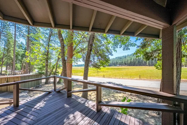 $805,000 | 1901 Wyehka Way, Mount Shasta, CA 96067