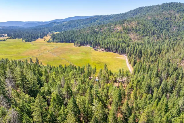 $805,000 | 1901 Wyehka Way, Mount Shasta, CA 96067