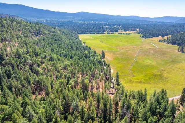 $805,000 | 1901 Wyehka Way, Mount Shasta, CA 96067