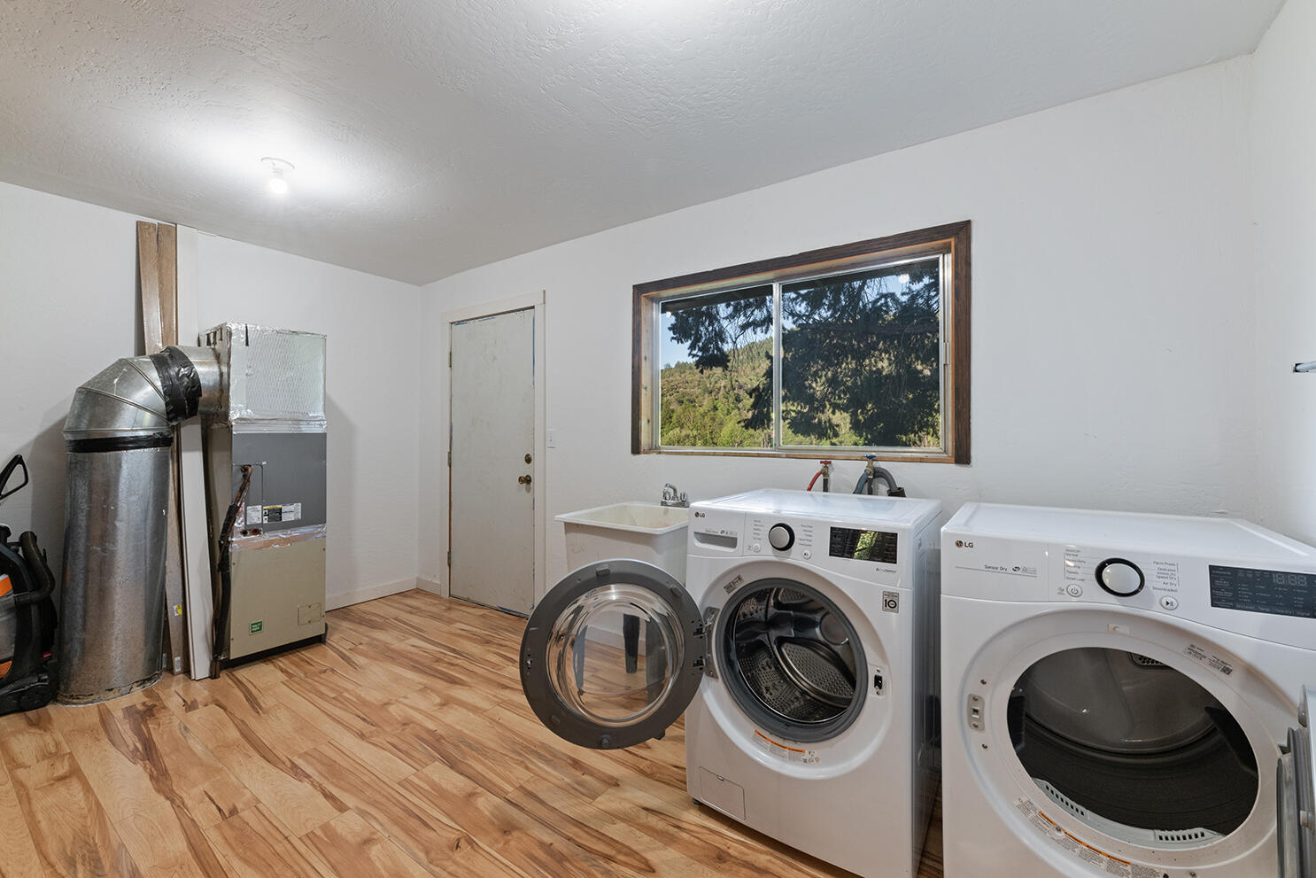 2401 East Fork Road Williams, OR 97544 - Photo 21 of 37 DSC_6731