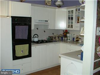 11743 Brandon Road Philadelphia, PA 19154 - Photo 5 of 12 Kitchen