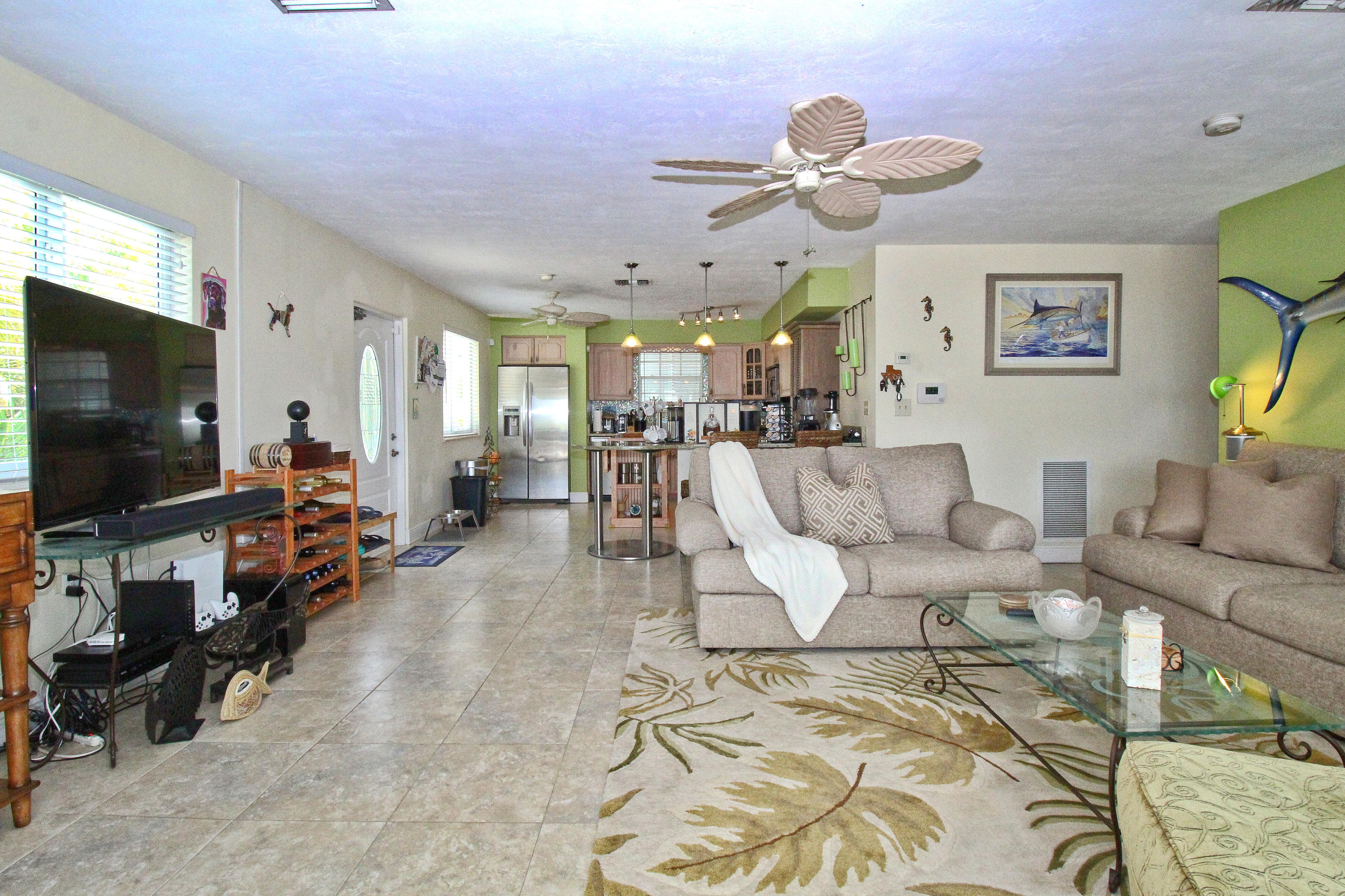 558 Sombrero Beach Road Marathon, FL 33050 - Photo 20 of 55 Living/ Kitchen