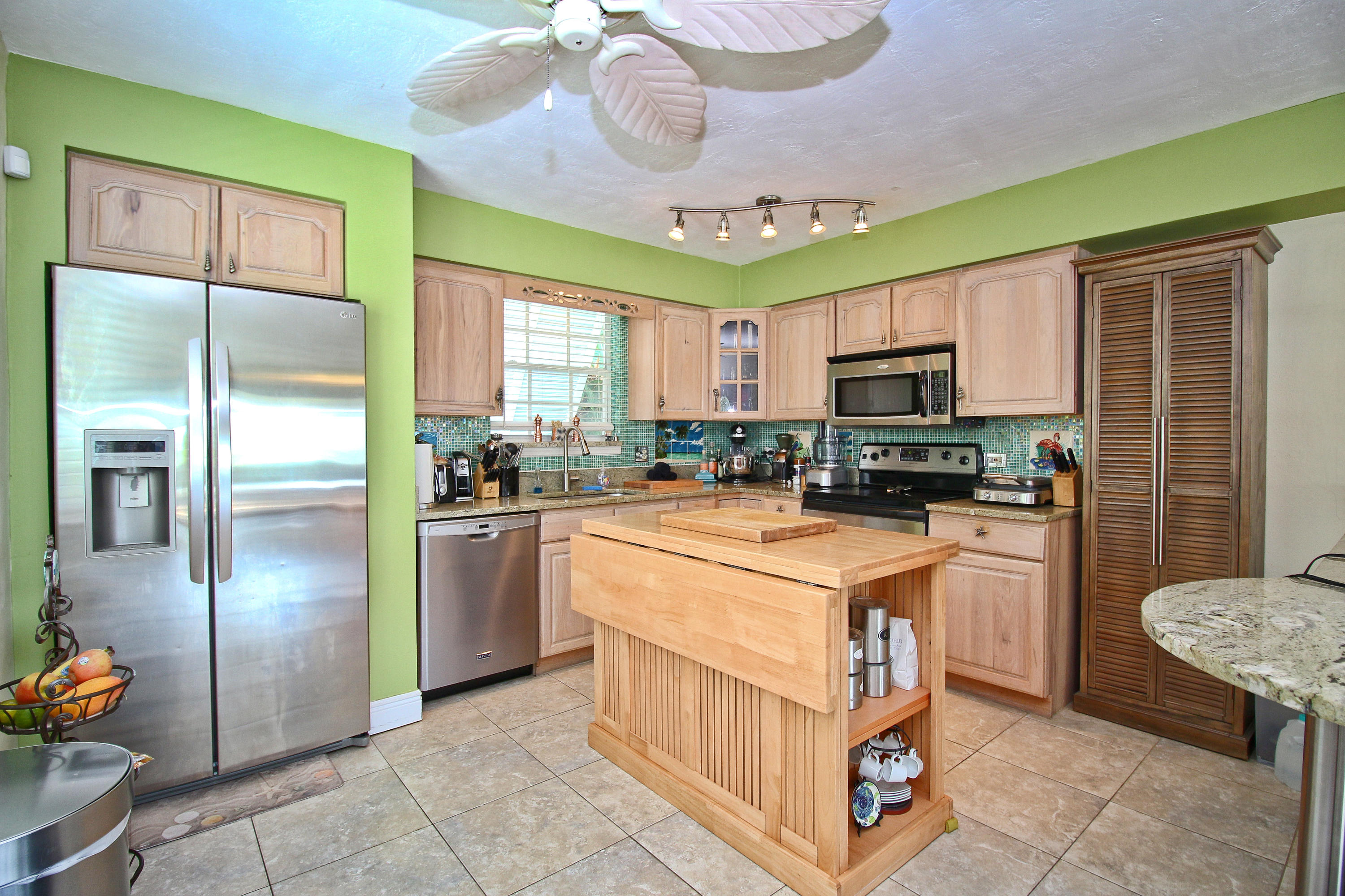 558 Sombrero Beach Road Marathon, FL 33050 - Photo 26 of 55 Kitchen