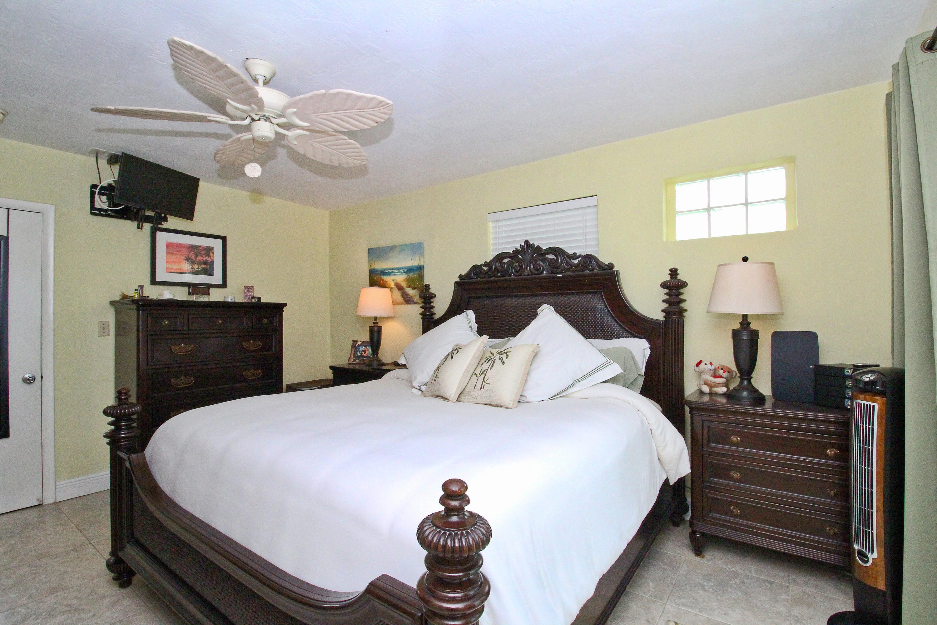 558 Sombrero Beach Road Marathon, FL 33050 - Photo 34 of 55 Master Bedroom