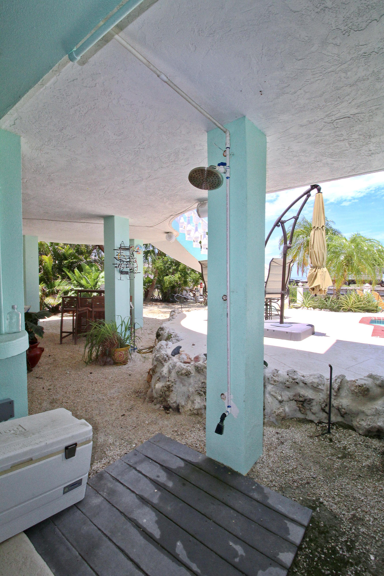 558 Sombrero Beach Road Marathon, FL 33050 - Photo 50 of 55 Outdoor Shower